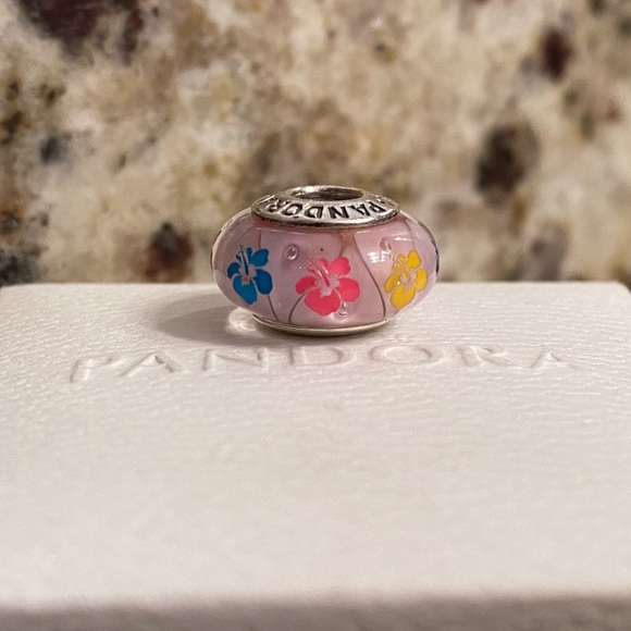 Pandora Hawaii Exclusive Lei Hibiscus Charm RARE - Picture 2 of 9